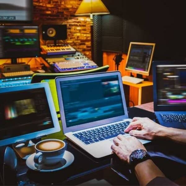 La Guía Definitiva de Curación de Playlists: Del Arte a la Monetización
