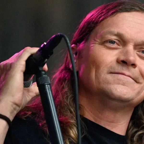Brad Arnold, vocalista de 3 Doors Down,…